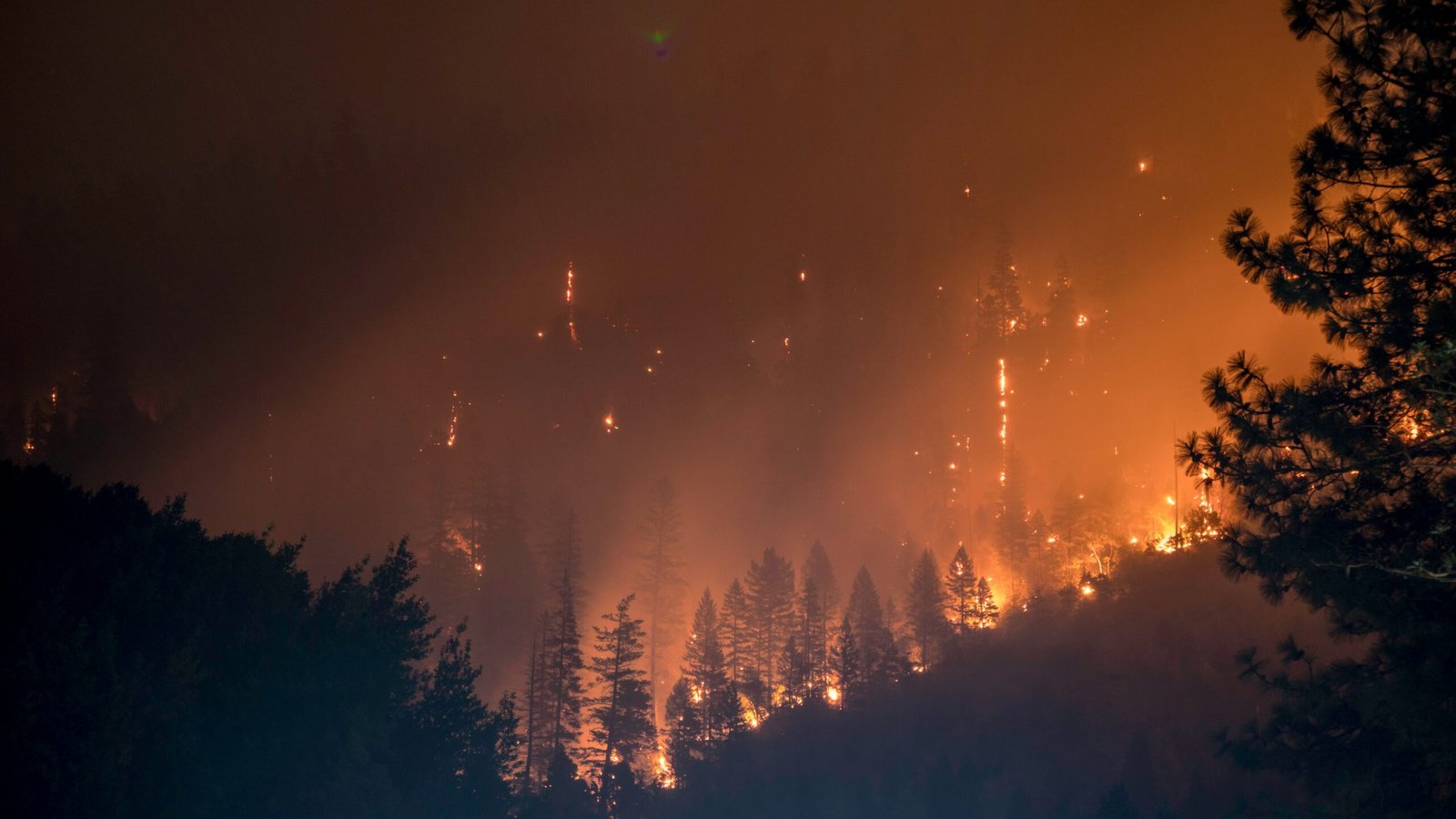 Oregon Wildfire Update: Smoke chokes Portland and Willamette Valley as evacuations continue across the state