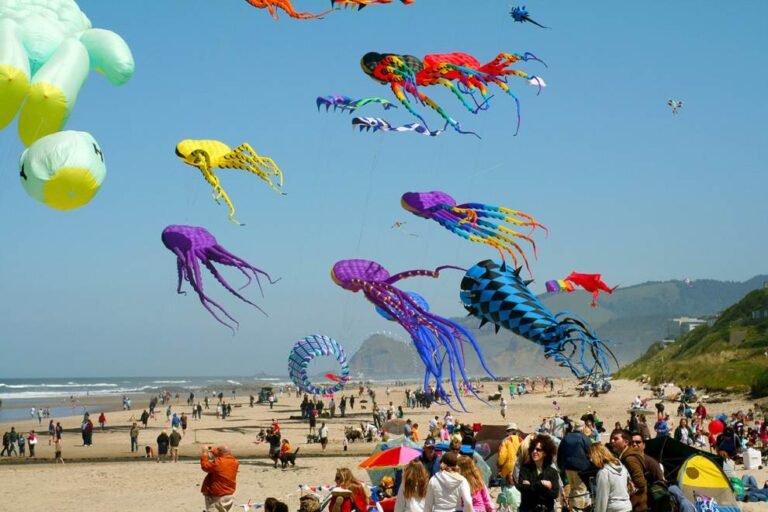 Lincoln City Fall Kite Festival Returns With a Night Fly and Giant Kites This September