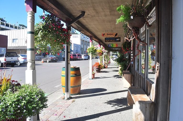 These are the nine coziest towns to visit in Oregon per World Atlas