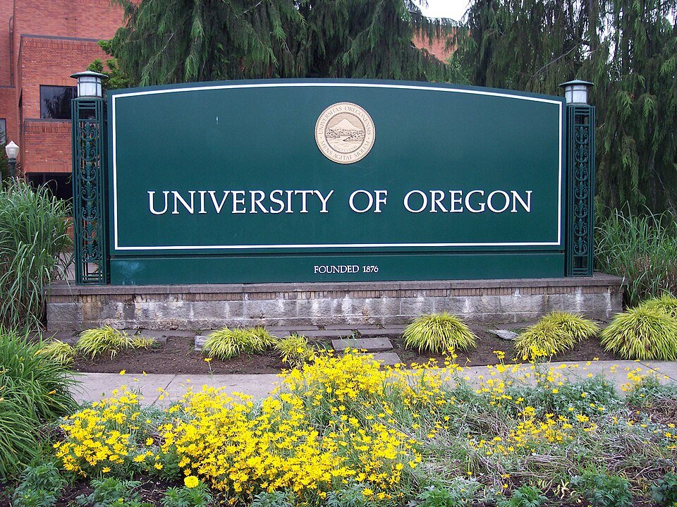 Nike founder donates $1 Billion to University of Oregon for new engineering college